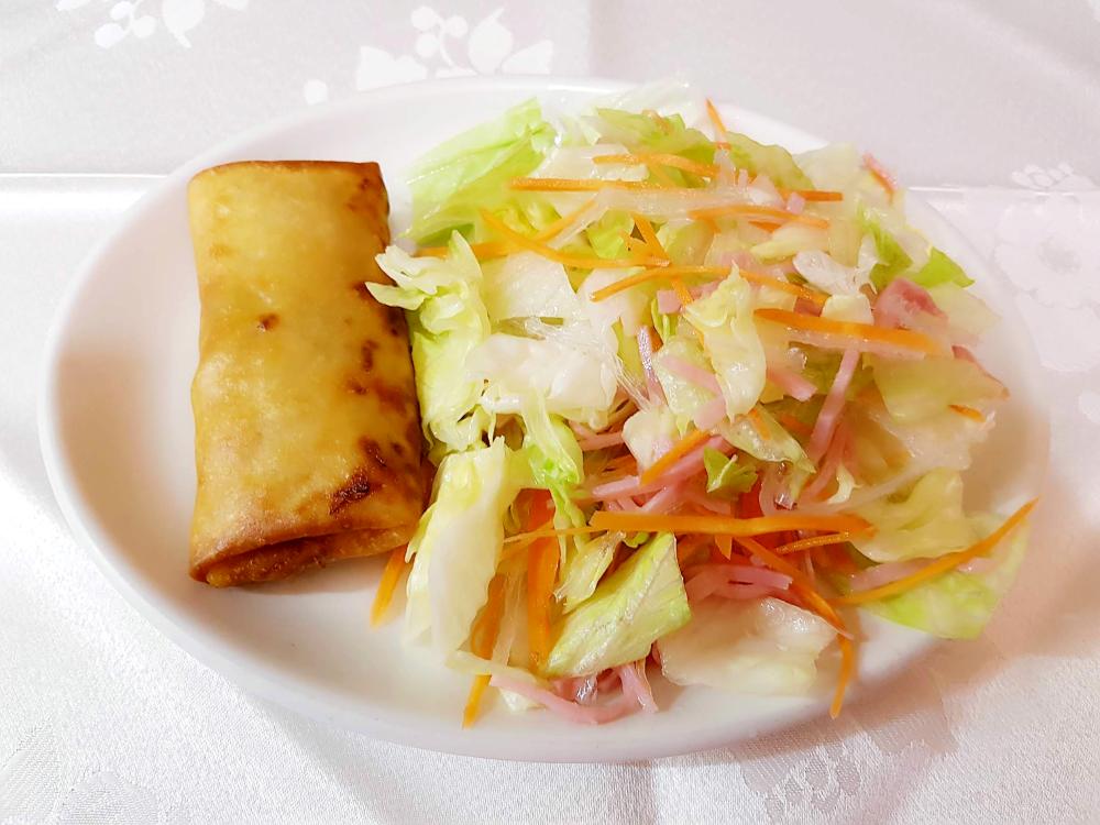Rollito con ensalada gran pekin ourense