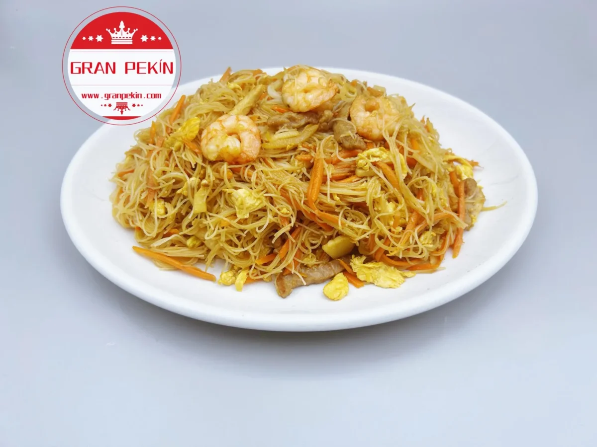 Fideos fritos tres delicias - Imagen 1