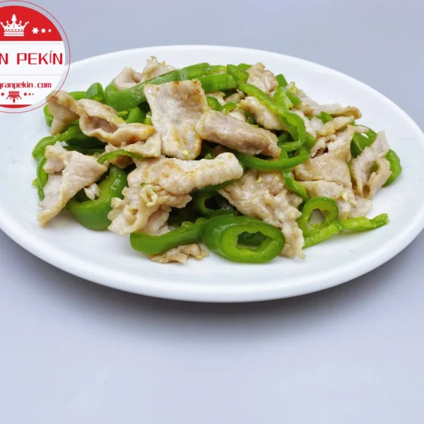 Cerdo con pimientos verdes